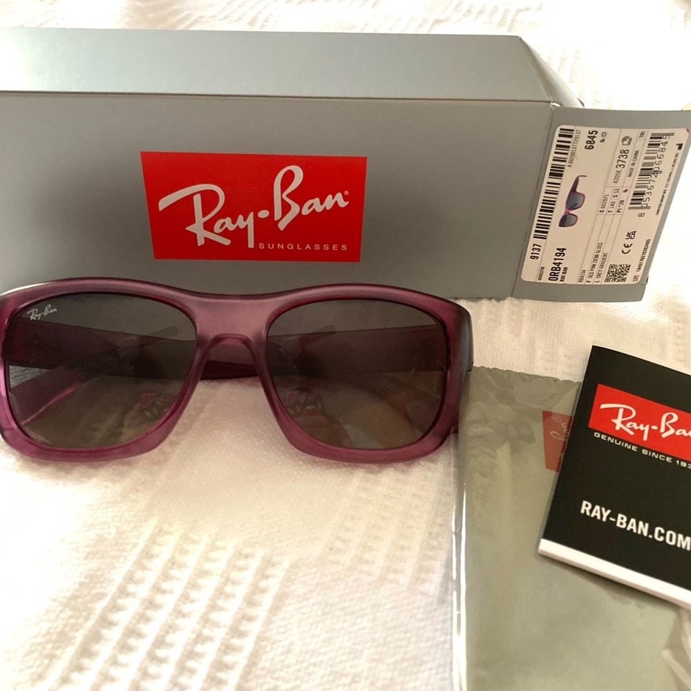 NEW Ray-Ban 53mm Wayfarer Sunglasses